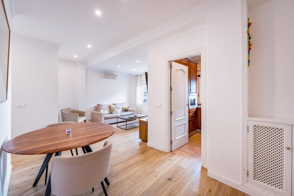 TV and multimedia, Living room, Dining area