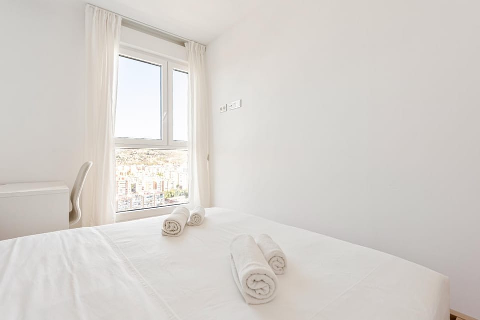 Bed, Photo of the whole room, Bedroom, towels