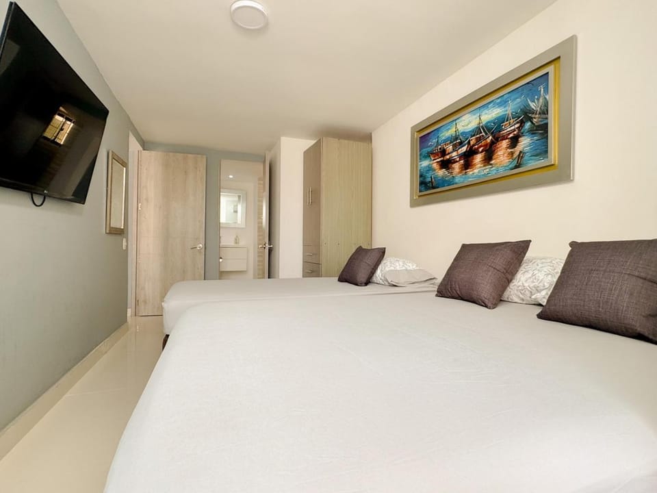 Bed, TV and multimedia, Photo of the whole room, Bedroom, wardrobe