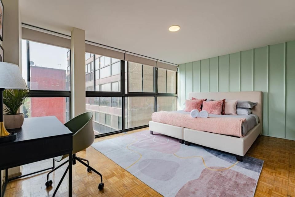 Mid-Century Gem Prime Location Near Dining & Shops Apartment in Mexico City