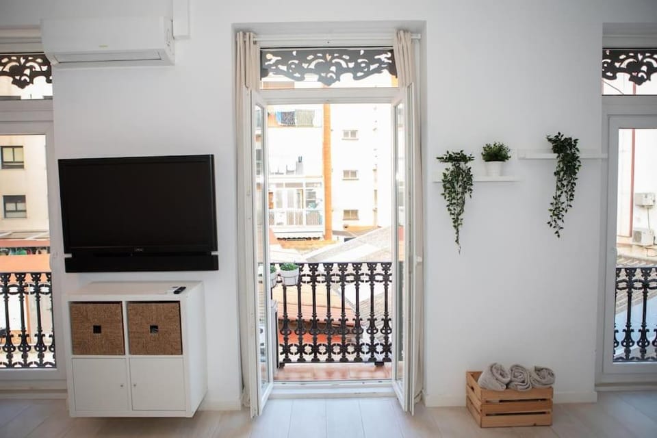 TV and multimedia, View (from property/room), Balcony/Terrace, Living room, Evening entertainment, air conditioner