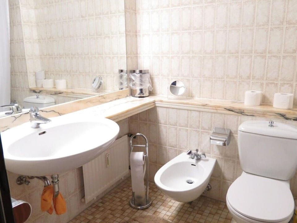 Toilet, Bathroom, bidet
