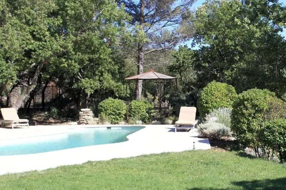 Garden view, Swimming pool, sunbed