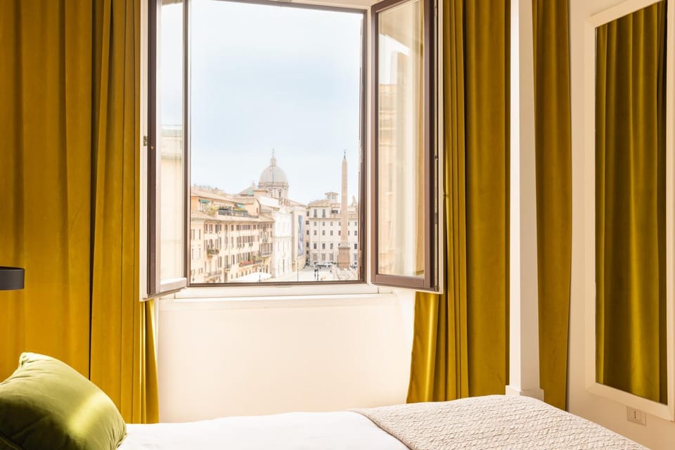 Bedroom, City view
