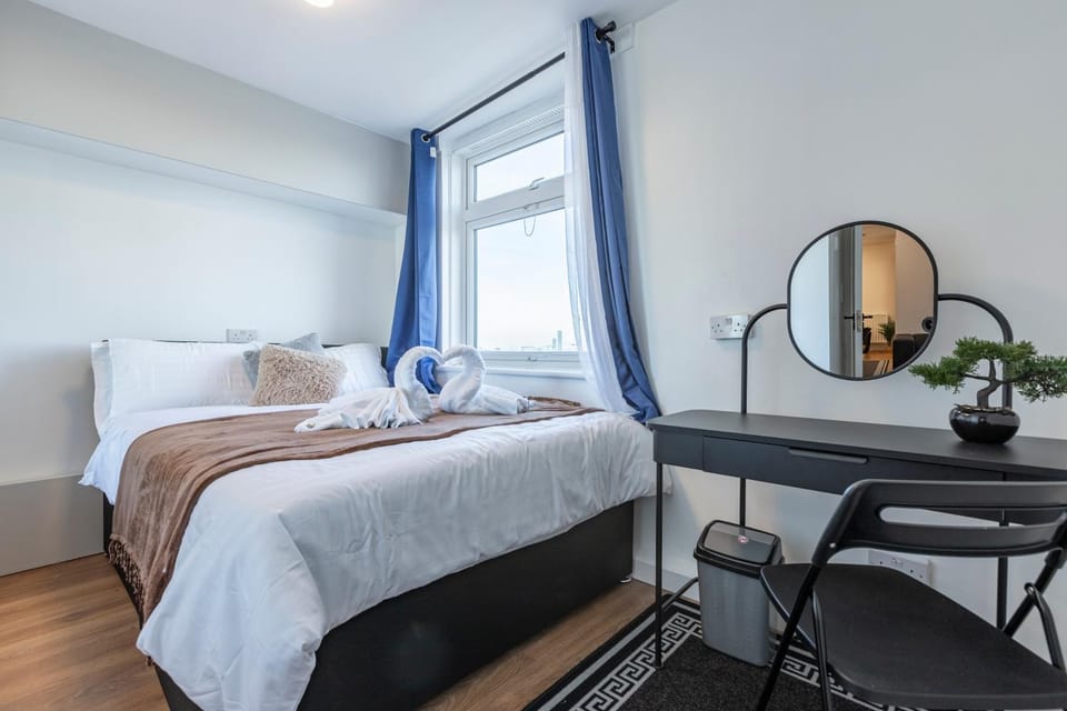 Bed, Photo of the whole room, Bedroom