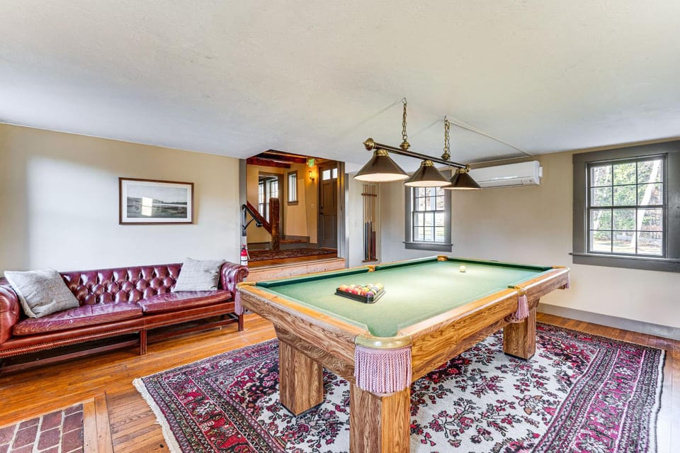 Outdoor Fireplace & Pool Table: Tamworth Home! House in Tamworth