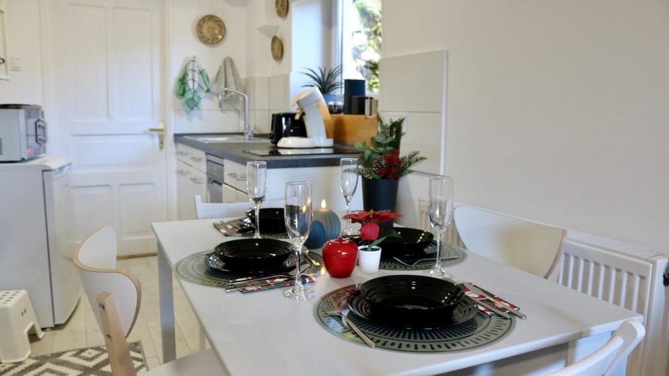Coffee/tea facilities, Kitchen or kitchenette, Dining area, pet friendly, toaster