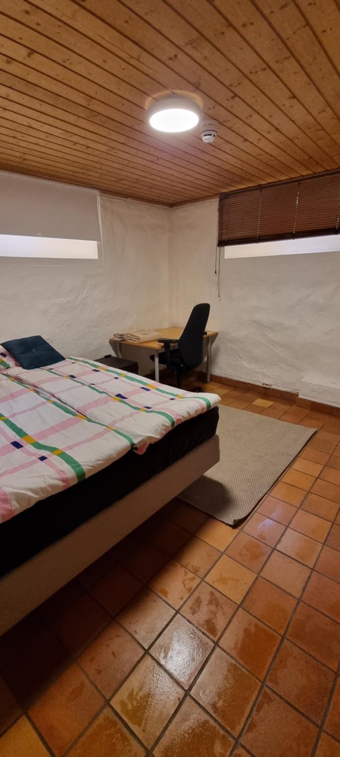 Bed, Internal: Not applicable to any particular room