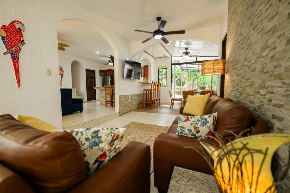 Jungle & Beach Retreat Villa Tranquilo Villa in San José Province