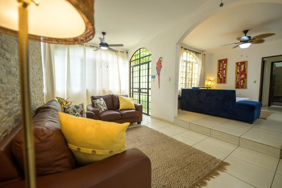Jungle & Beach Retreat Villa Tranquilo Villa in San José Province