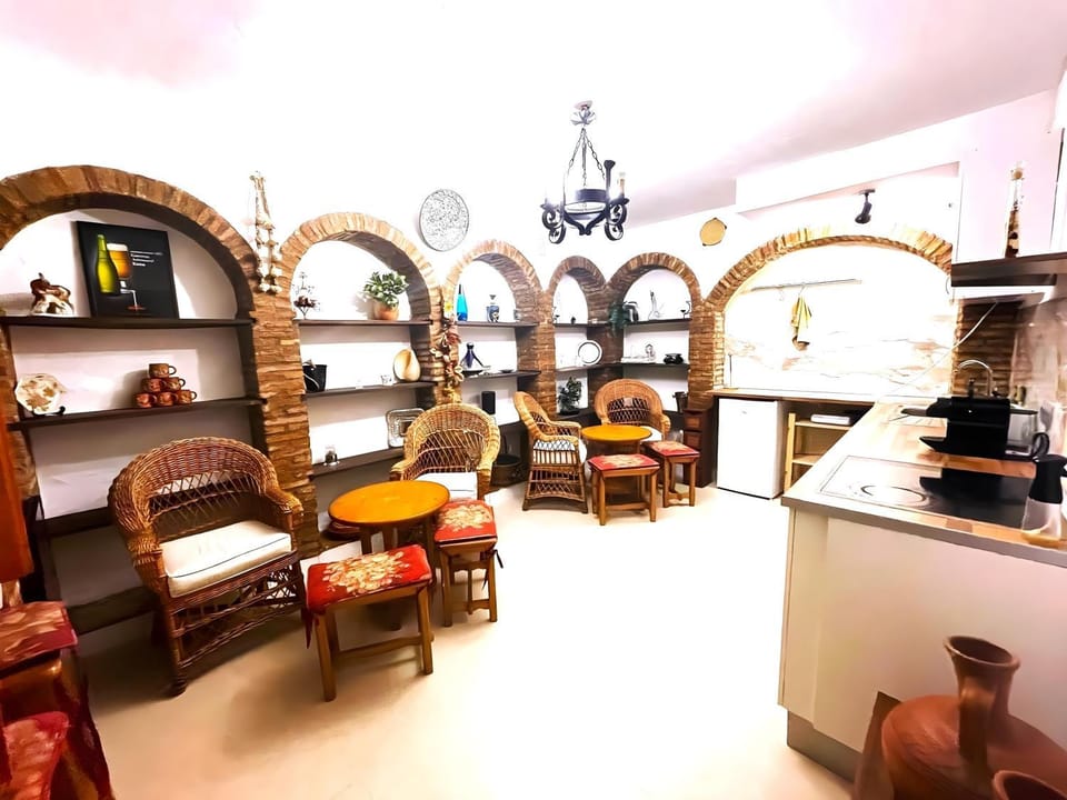 Living room, Lounge or bar, Banquet/Function facilities, Seating area, kitchen