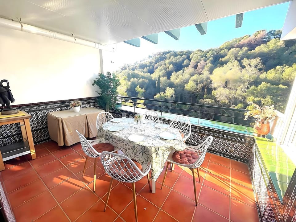 Patio, Day, Natural landscape, View (from property/room), Balcony/Terrace, Balcony/Terrace, Living room, Seating area, Dining area, City view, Landmark view, Landmark view, Mountain view, Sea view, Quiet street view