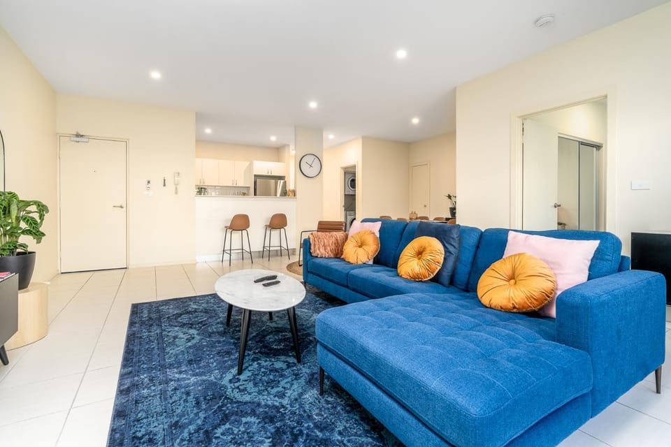 Kitchen or kitchenette, Living room, Seating area