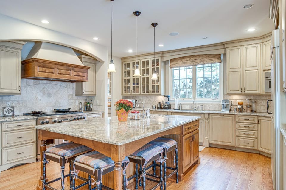 Walk to DU, Dining & Parks: Spacious Denver Home! House in Denver