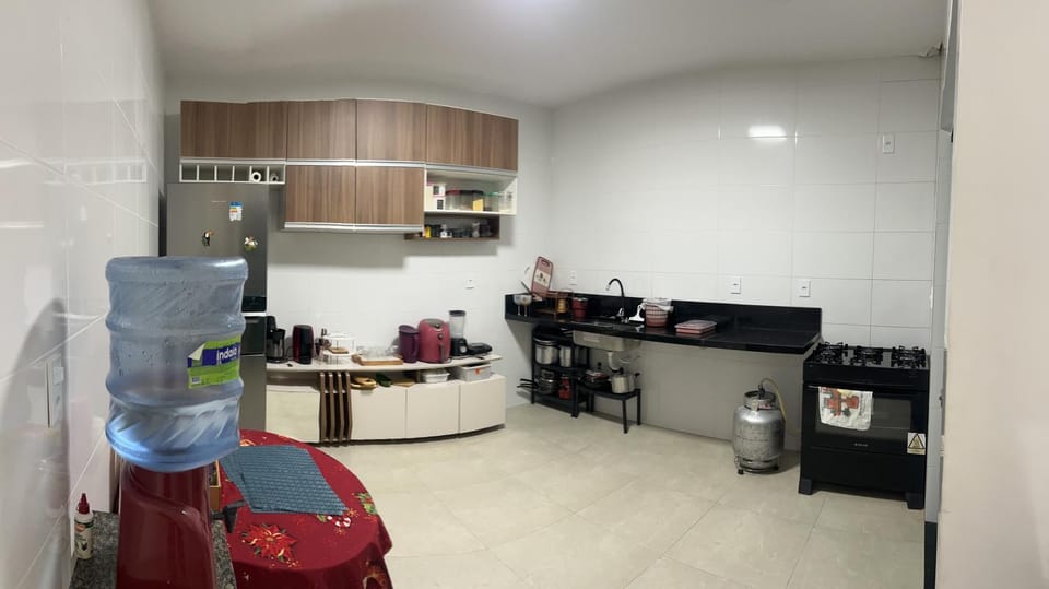 Coffee/tea facilities, Kitchen or kitchenette, Dining area, oven, stove, toaster