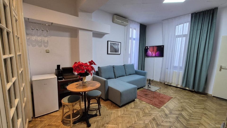 TV and multimedia, Living room, air conditioner