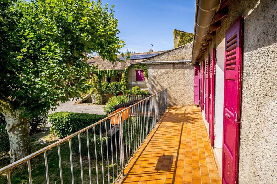 Property building, View (from property/room), Balcony/Terrace