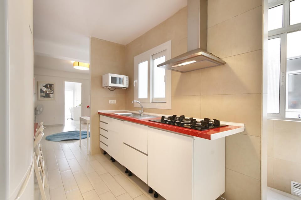 Kitchen or kitchenette, Food and drinks
