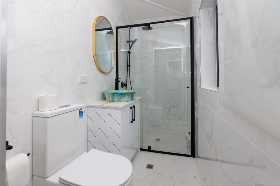 Shower, Toilet, Bathroom