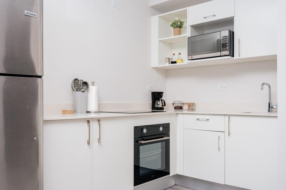 Secrt Sabana 2BR · City View · High Floor · Pool & Gym · Apt 2416 Apartment in San Jose