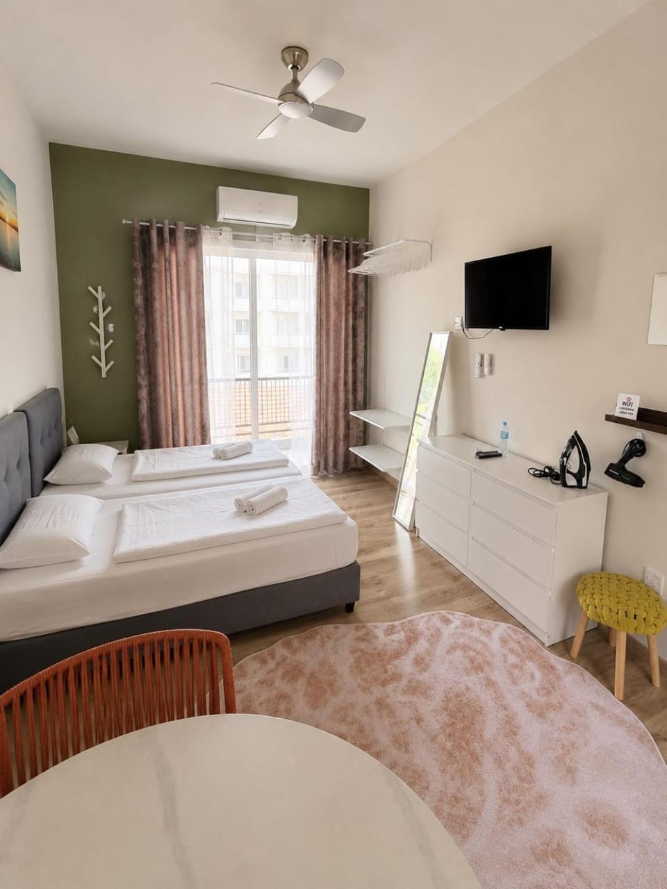 Smart Deluxe Studio N9 private Kitchenette Balcony Beach 250m Marina Port 900m Apartment in Limassol City