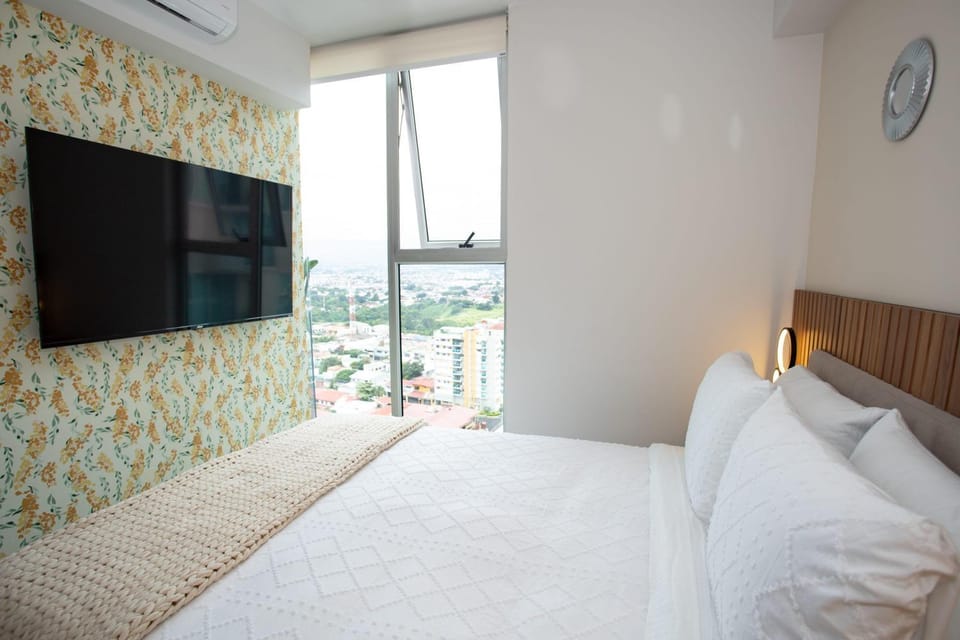 Secrt Sabana 1BR · High Floor · Workspace + WiFi · Parking · Apt 2006 Apartment in San Jose