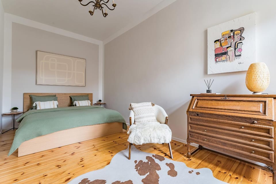 Next to Cathedral Square, Stylish 2BD Gem, Skapo St Apartment in Vilnius