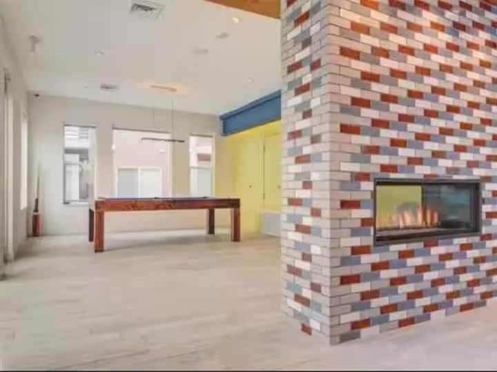 Modern Resort Styled 2BR Apt W Pool, Gym & Hot Tub Apartment in Millcreek