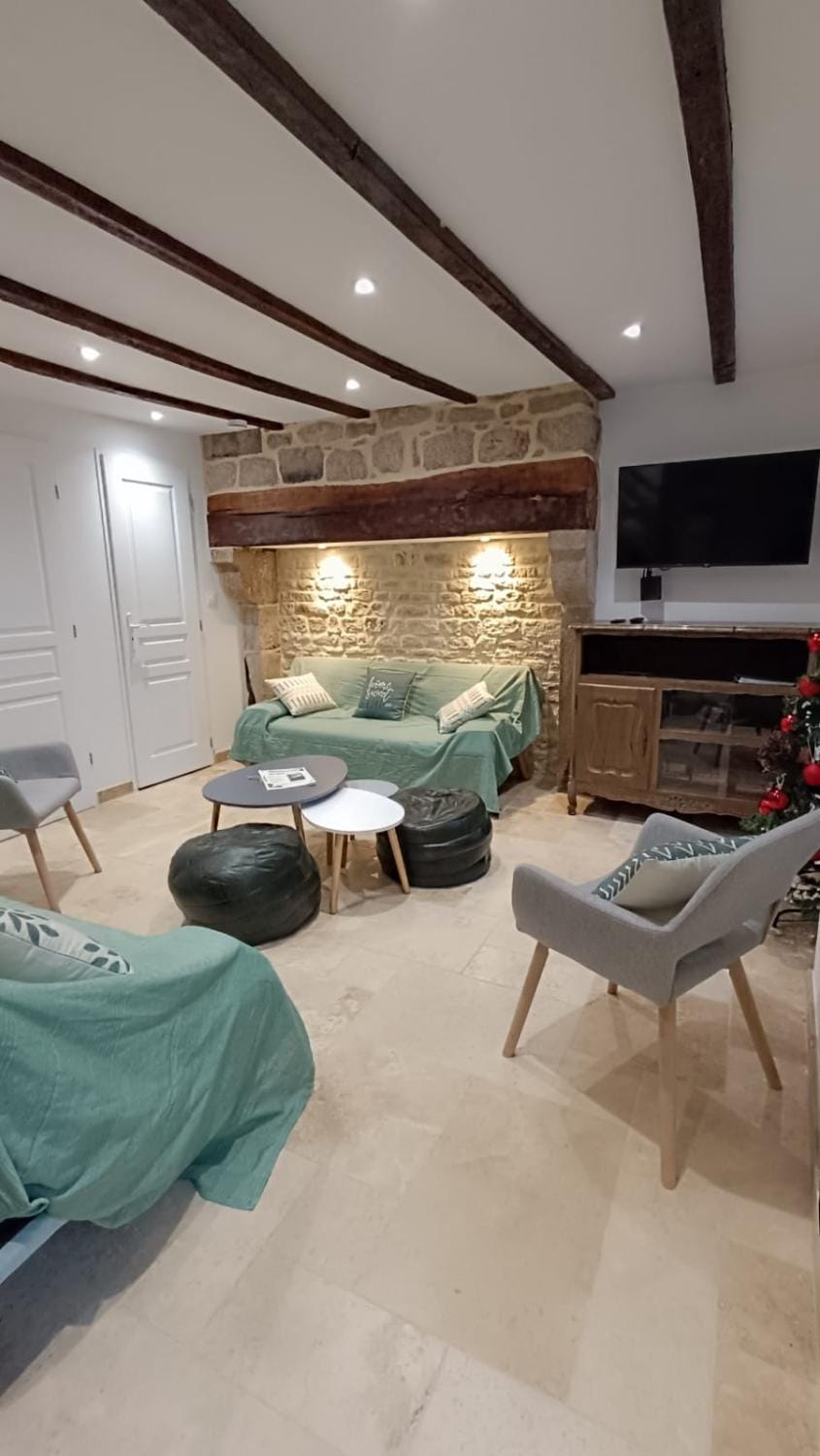 Communal lounge/ TV room