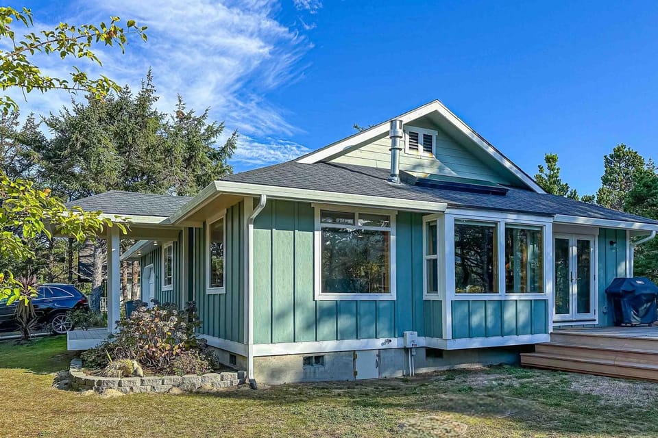 Rockaway Jakes House in Rockaway Beach