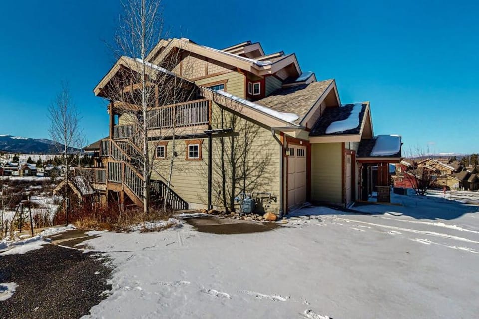 Byers Peak Mountain Escape – Winter Park Retreat with Scenic Views Apartment in Fraser