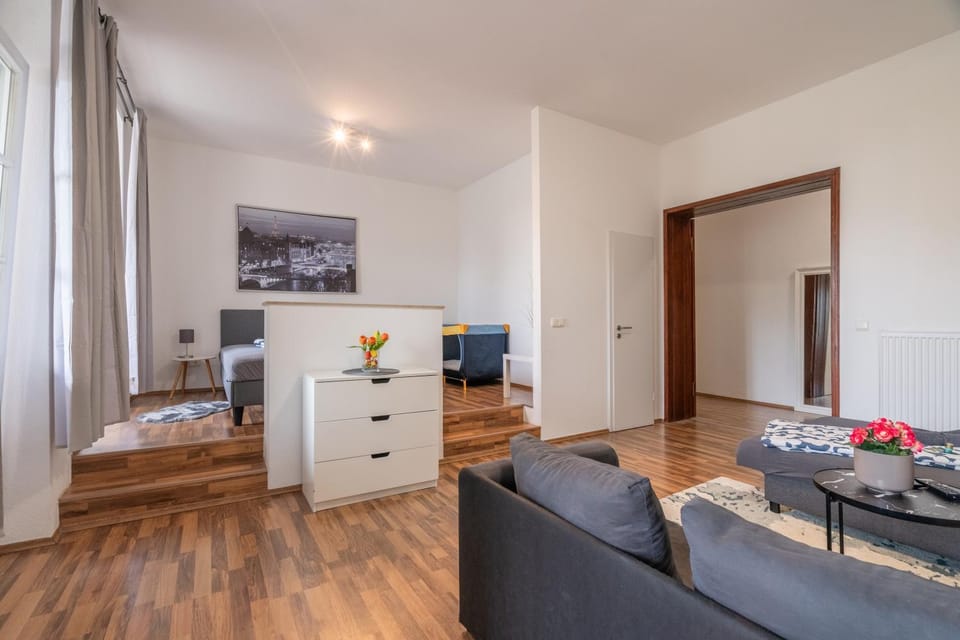 Living room, Photo of the whole room, Seating area, Bedroom