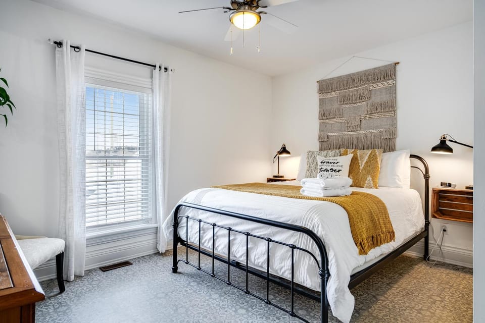 Bed, Bedroom