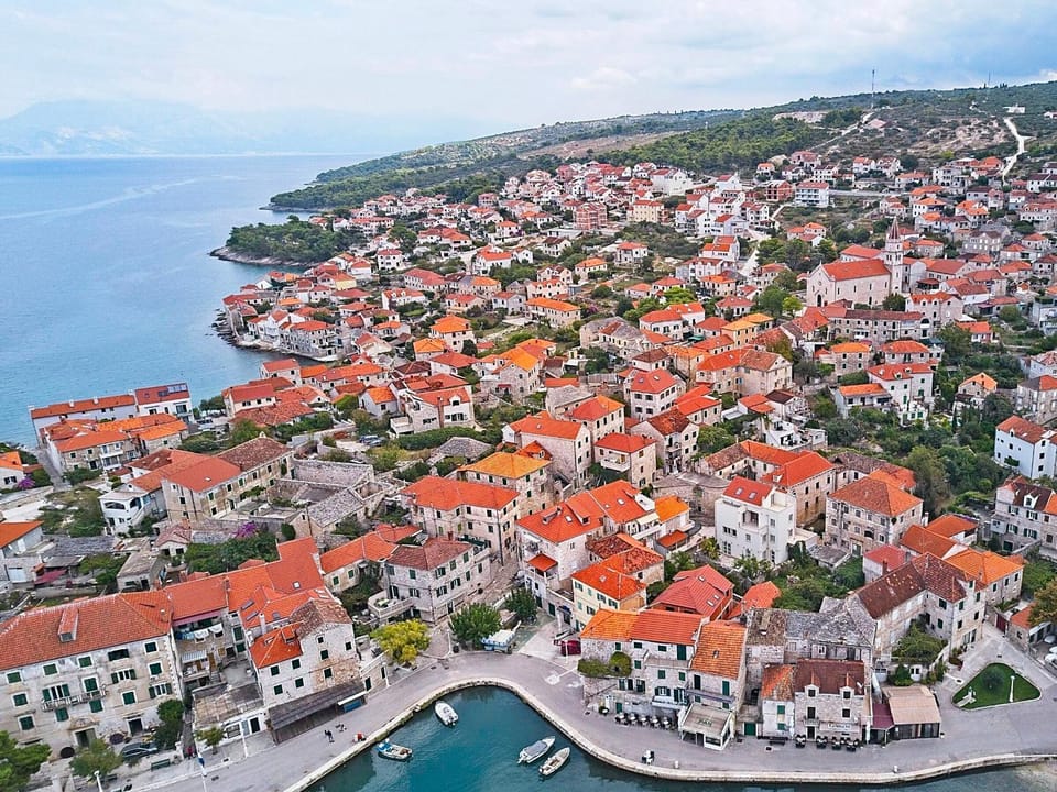 Bird's eye view, Location