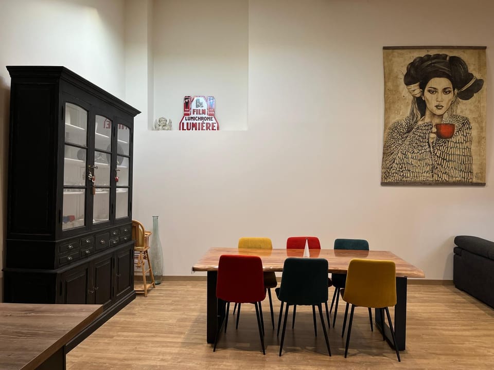 Dining area, Meals
