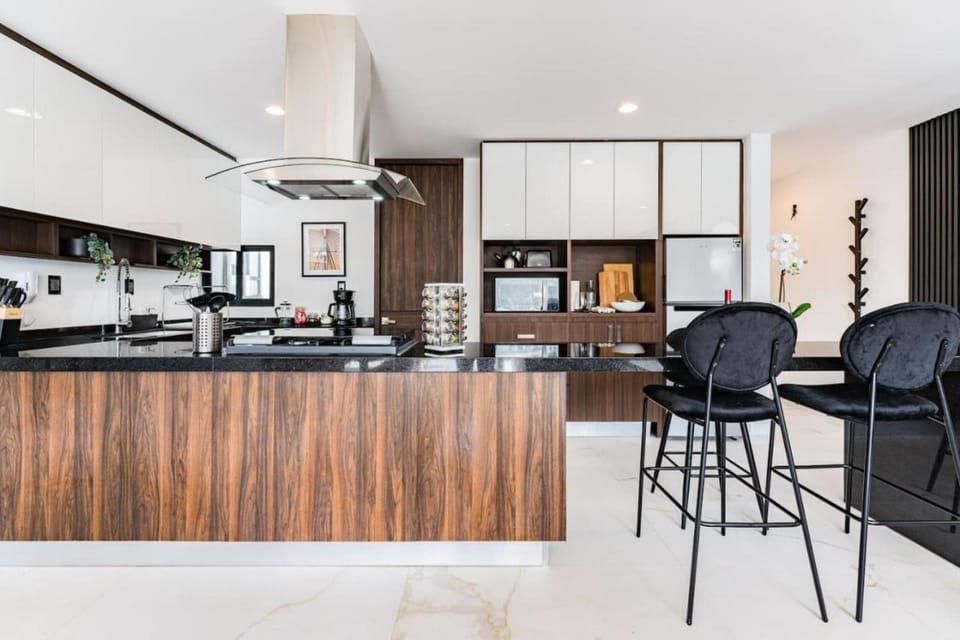 Urban Elegance Apartment with Balcony Views Apartment in Mexico City