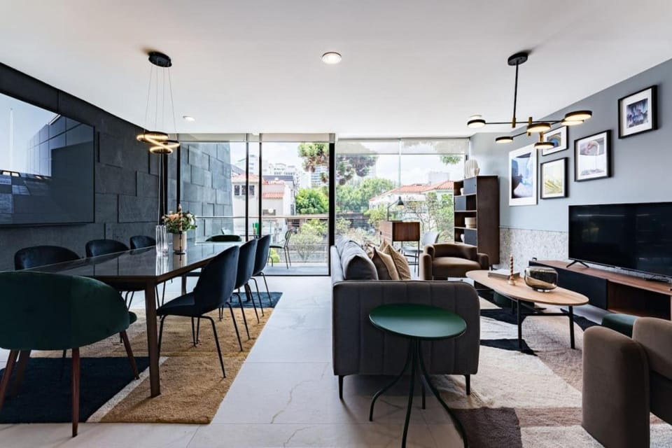 Stylish Polanco Stay Best for Groups with Workspace Apartment in Mexico City