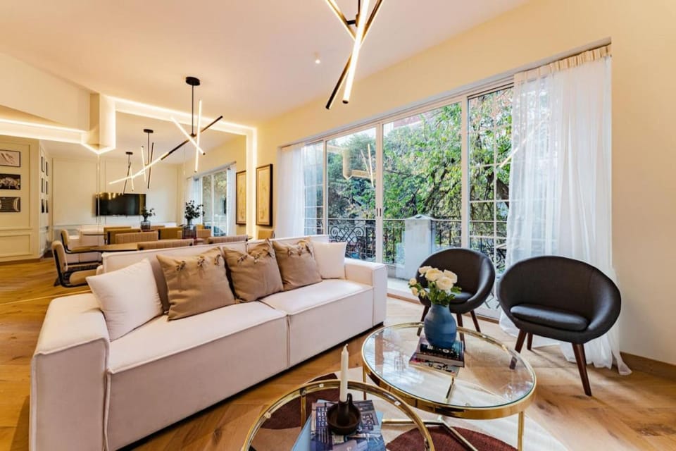 Polanco Gem with Balcony and Office Nook Apartment in Mexico City