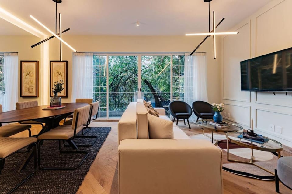 Polanco Gem with Balcony and Office Nook Apartment in Mexico City