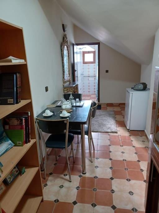 Lovely & Cozy Self-Contained Studio Apartment For 2 Guests Apt No 3 Apartment in Fez-Meknès
