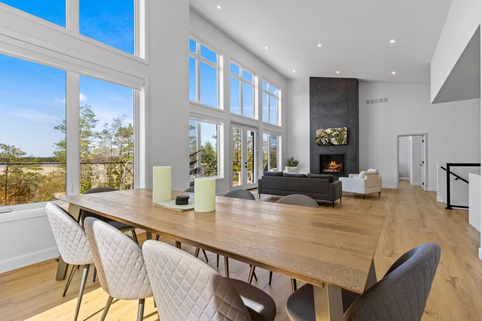 Living room, Seating area, Dining area