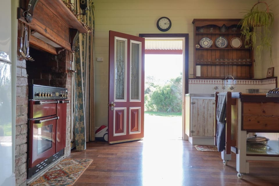 Kitchen or kitchenette, oven, stove