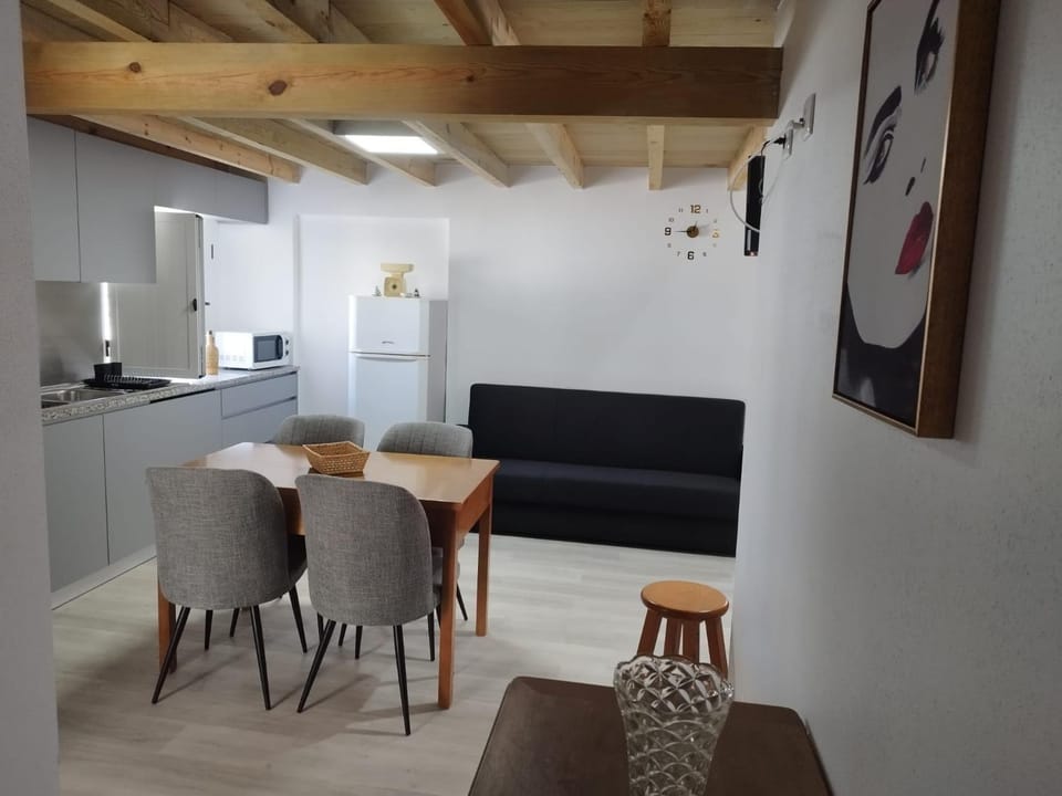 Casa Baptista II House in Leiria, Portugal
