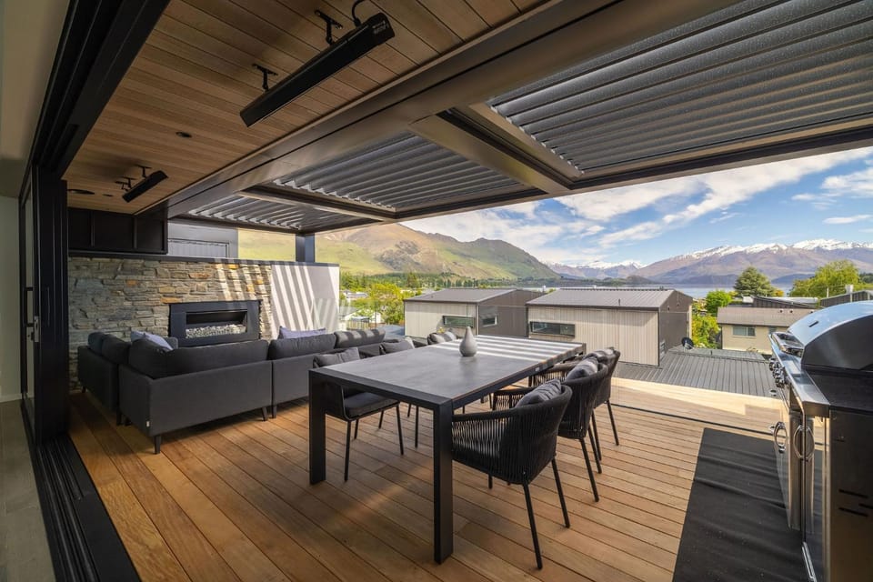 Patio, Day, Natural landscape, View (from property/room), Balcony/Terrace, Living room, Seating area, Dining area, Lake view, Mountain view