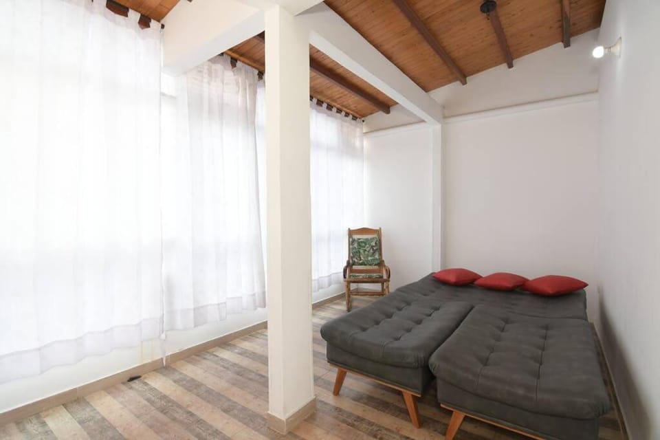 luminoso y fresco apartaestudio cerca de todo Apartment in Girón