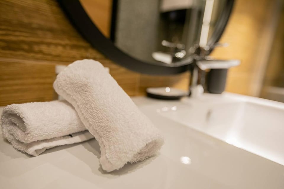 Bathroom, towels