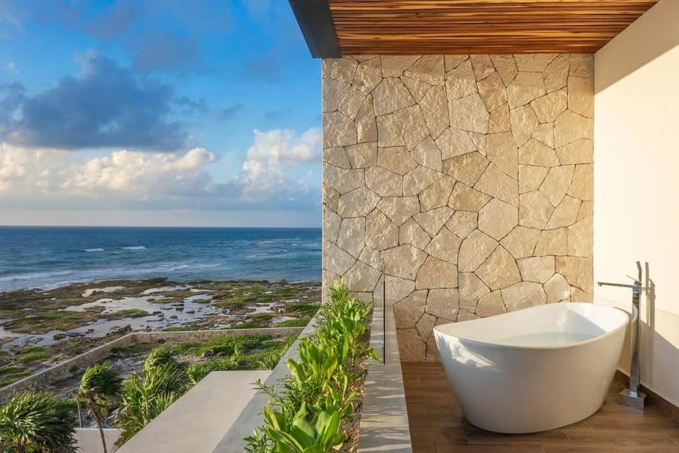 Day, Natural landscape, Bathroom, Sea view