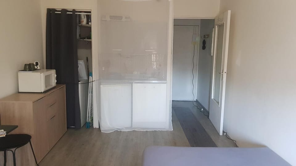 Peace and Quiet Mediterranean Wellbeing Bien-etre en Paix et calm Apartment in Narbonne