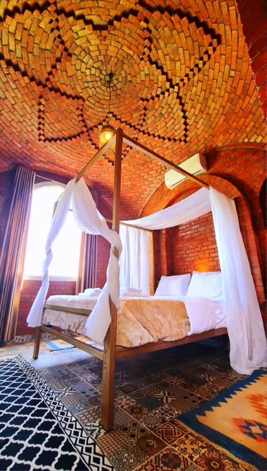 Bed, Photo of the whole room, Bedroom, air conditioner
