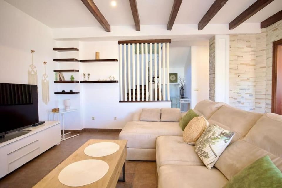 TV and multimedia, Living room, Seating area